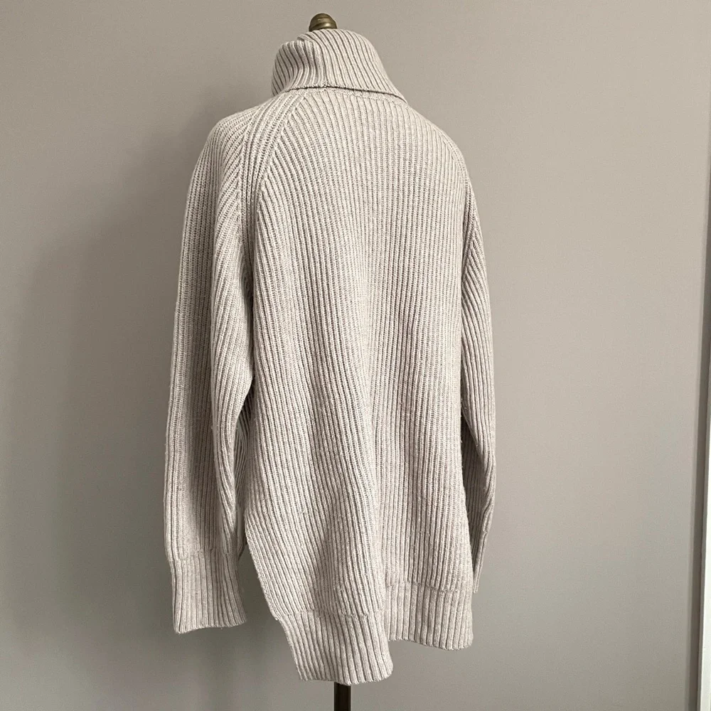 Aritzia Wilfred Wool Turtleneck Lin Sweater​ - Large, 100% Wool - Picture 10 of 13